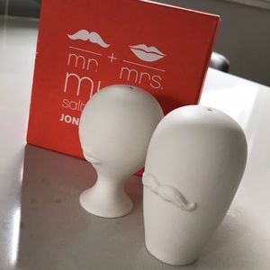 Me & mrs Muse salt & pepper shakers